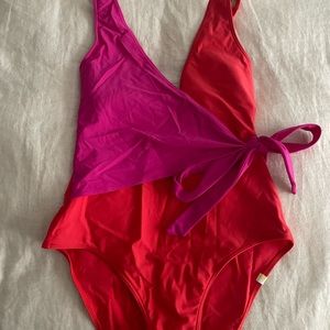 Summersalt size 6 one piece swim suit